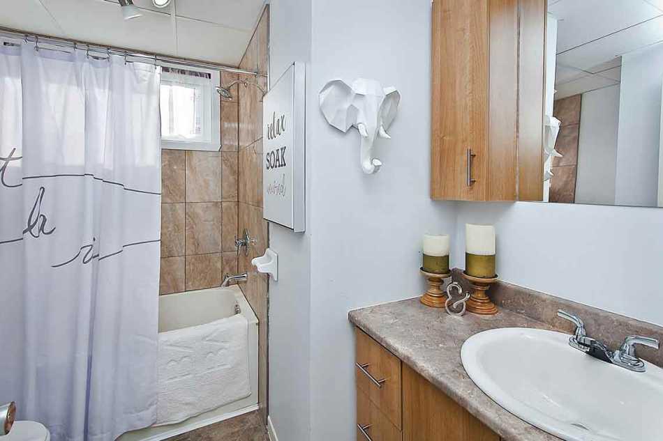 Vanier Place Vanier #535 1 - 3