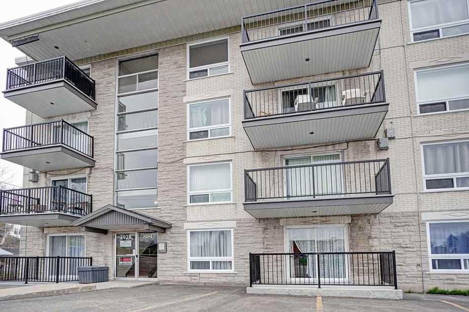 Place Mgr Gauthier - 1