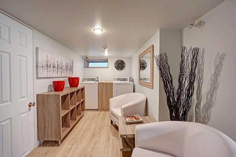 Place Mgr Gauthier - 4