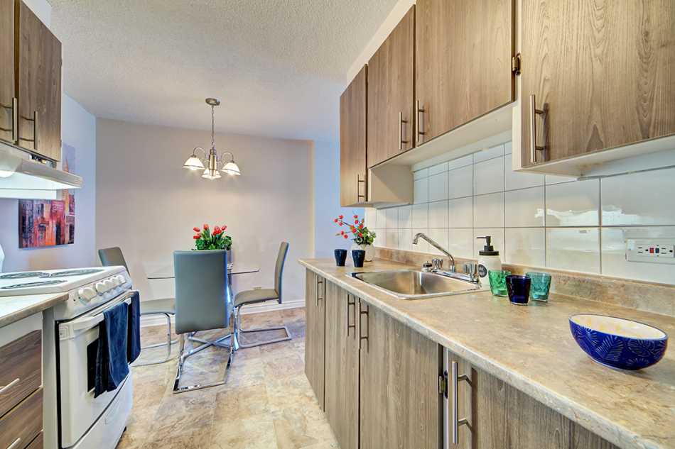 Côte St-Luc Le Oakridge #5795 205 - 6