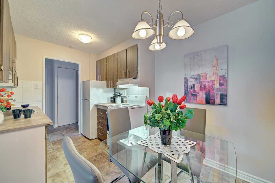 Côte St-Luc Le Oakridge #5795 205 - 7