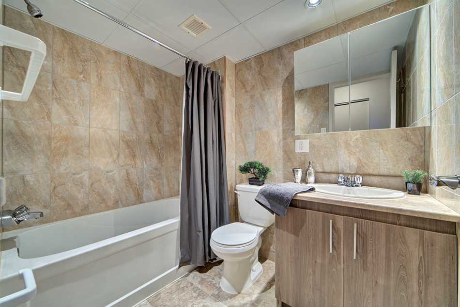 Côte St-Luc Le Oakridge #5795 205 - 8