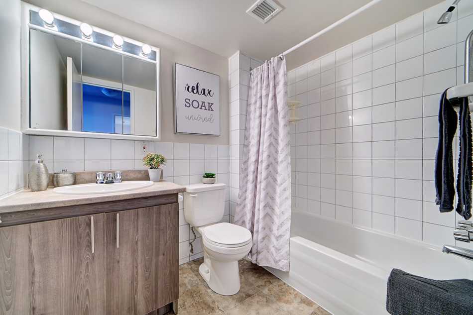 Côte St-Luc Le Oakridge #5795 205 - 9