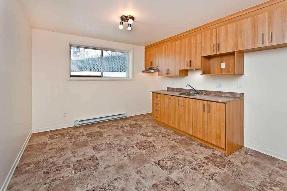 Neufchâtel Place Bastien #1882 4 - 2