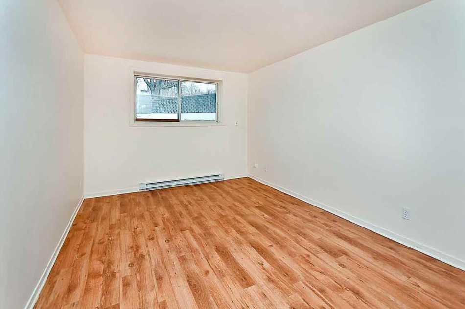 Neufchâtel Place Bastien #1882 4 - 5