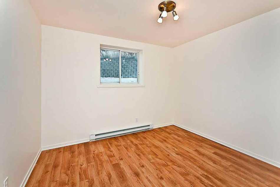 Neufchâtel Place Bastien #1882 4 - 6