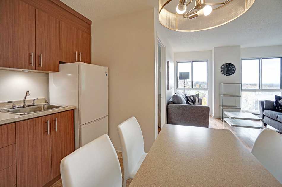 Ste-Foy (Cité-Universitaire) Le Central #735 507 - 2