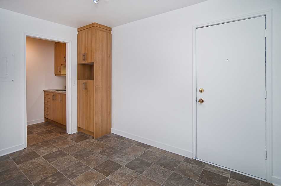 Québec Place 2e Avenue #2255 4 - 2