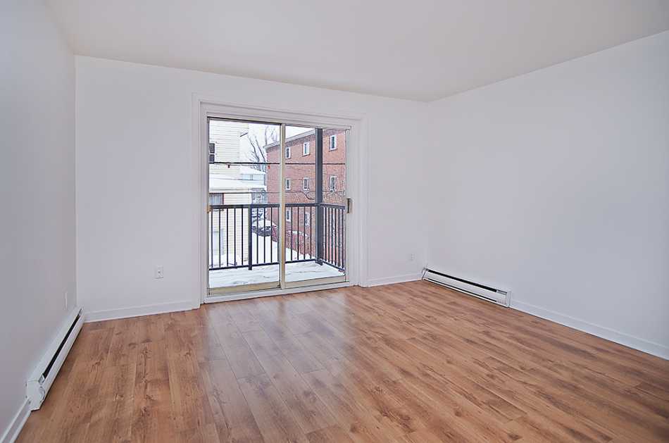 Québec Place 2e Avenue #2255 4 - 5