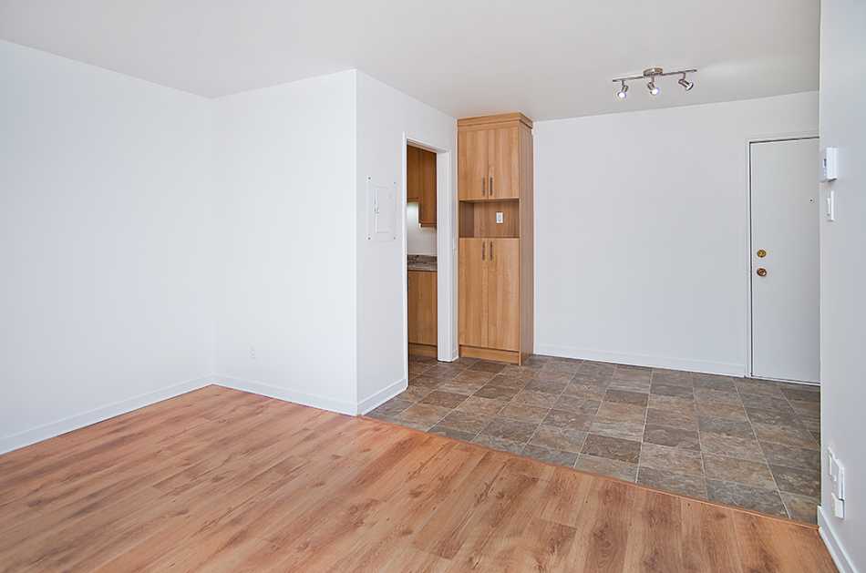 Québec Place 2e Avenue #2255 4 - 7