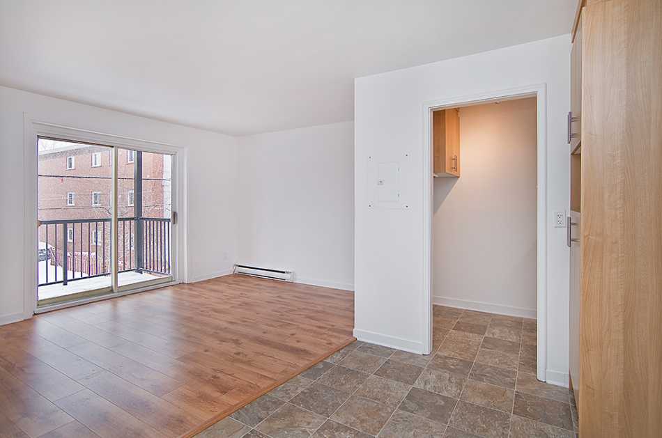 Québec Place 2e Avenue #2255 4 - 8