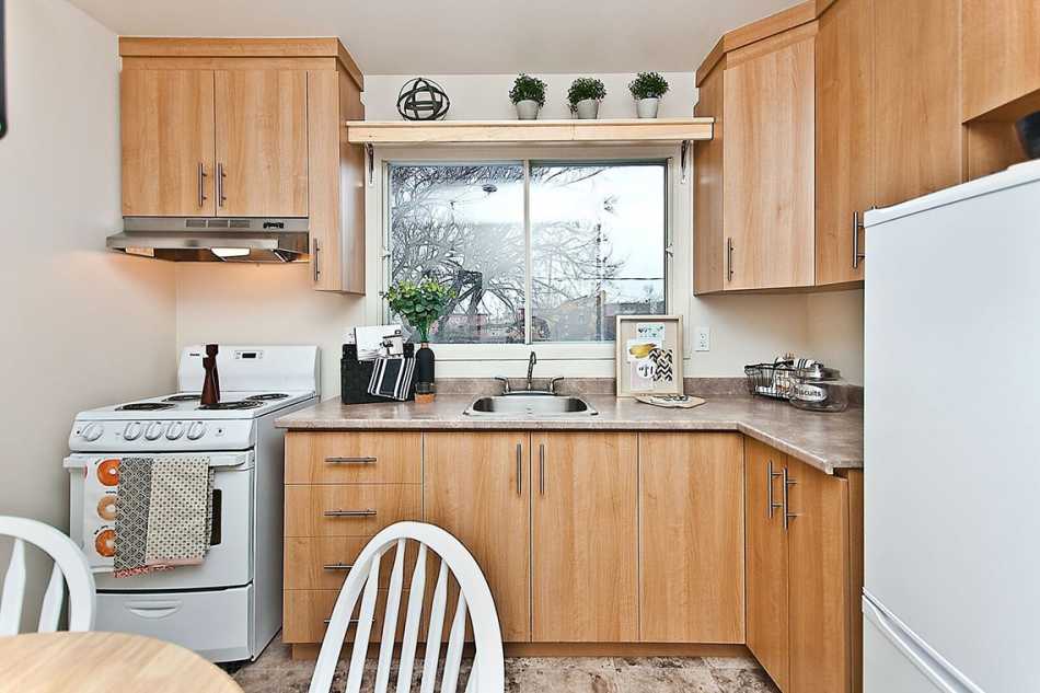 Ste-Foy (Cité-Universitaire) Place Belmont Haut #794 403 - 3