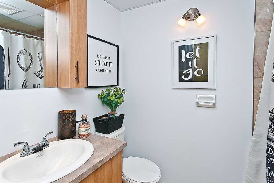 Ste-Foy (Cité-Universitaire) Place Belmont Haut #794 403 - 4