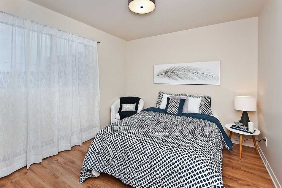 Ste-Foy (Cité-Universitaire) Place Belmont Haut #794 403 - 7