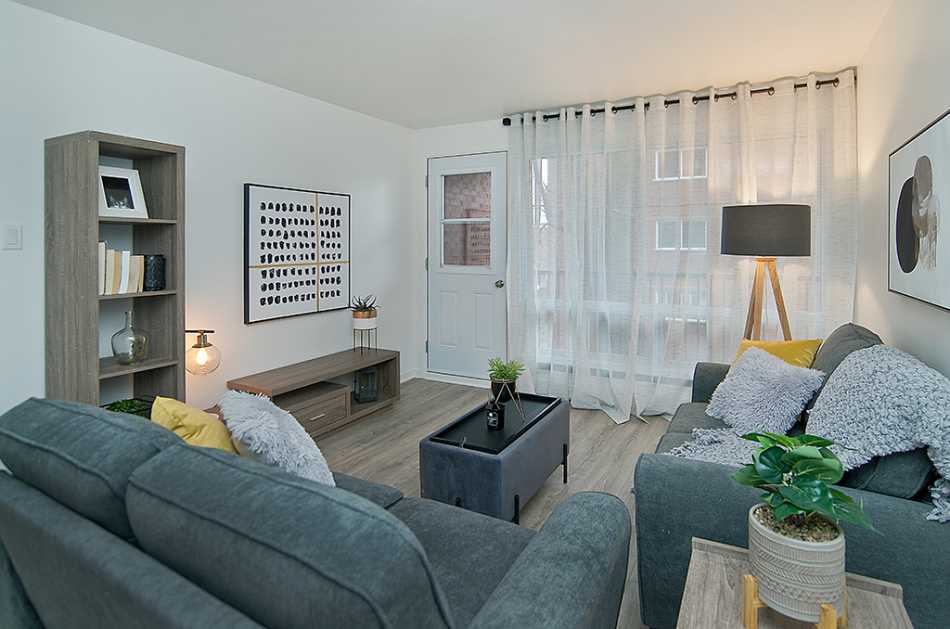 Ste-Foy (Cité-Universitaire) Place Mackay #2208 3 - 11