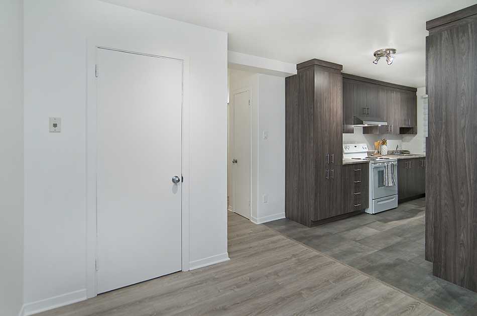 Ste-Foy (Cité-Universitaire) Place Mackay #2208 3 - 3